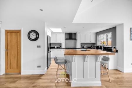 4 bedroom Detached house for sale in Bolingbroke Road, Cleethorpes, DN35