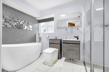 4 bedroom Detached house for sale in Bolingbroke Road, Cleethorpes, DN35