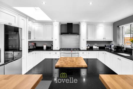 4 bedroom Detached house for sale in Bolingbroke Road, Cleethorpes, DN35