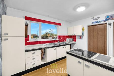 2 bedroom Semi-detached bungalow for sale in Lock Road, North Cotes, DN36
