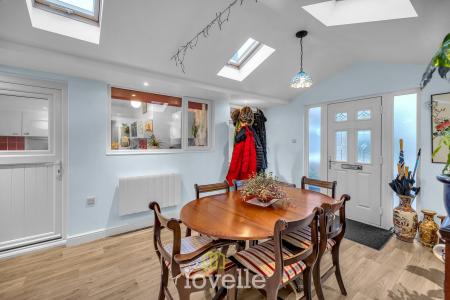 2 bedroom Semi-detached bungalow for sale in Lock Road, North Cotes, DN36