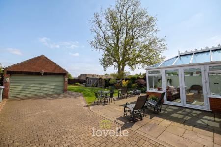 4 bedroom Detached house for sale in Churchthorpe, Fulstow, LN11