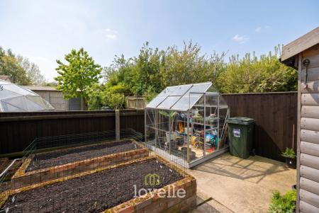 4 bedroom Detached house for sale in Churchthorpe, Fulstow, LN11