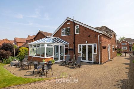 4 bedroom Detached house for sale in Churchthorpe, Fulstow, LN11