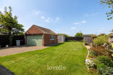 4 bedroom Detached house for sale in Churchthorpe, Fulstow, LN11