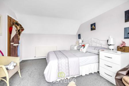 4 bedroom Detached house for sale in Churchthorpe, Fulstow, LN11