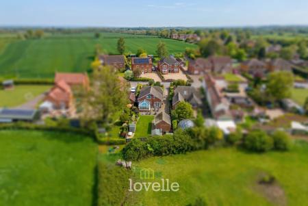 4 bedroom Detached house for sale in Churchthorpe, Fulstow, LN11