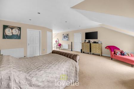 6 bedroom Detached house for sale in Cassbrook Drive, Fulstow, LN11