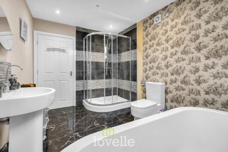 6 bedroom Detached house for sale in Cassbrook Drive, Fulstow, LN11