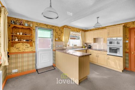 3 bedroom Bungalow for sale in Earl Avenue, New Waltham, DN36