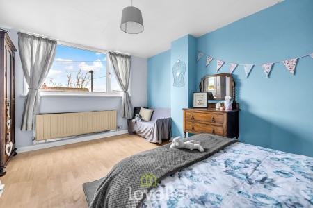 3 bedroom Semi-detached house for sale in Pretymen Crescent, New Waltham, DN36