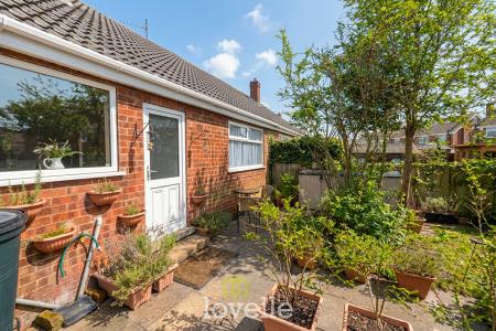3 bedroom Semi-detached house for sale in Pretymen Crescent, New Waltham, DN36