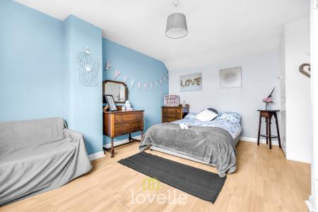 3 bedroom Semi-detached house for sale in Pretymen Crescent, New Waltham, DN36