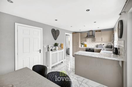 3 bedroom Detached house for sale in Heathland Way, Humberston, DN36