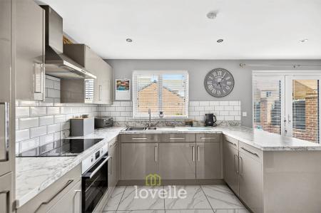 3 bedroom Detached house for sale in Heathland Way, Humberston, DN36