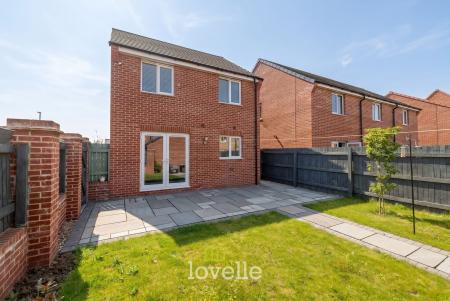 3 bedroom Detached house for sale in Heathland Way, Humberston, DN36