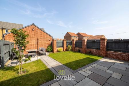 3 bedroom Detached house for sale in Heathland Way, Humberston, DN36