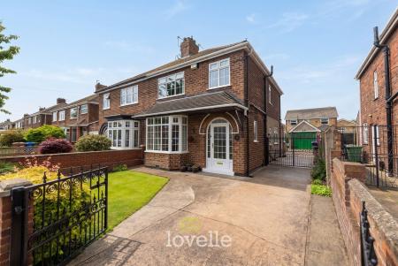 3 bedroom Semi-detached house for sale in Queen Mary Avenue, Cleethorpes, DN35