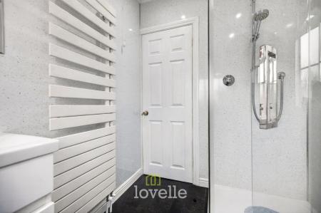 3 bedroom Semi-detached house for sale in Queen Mary Avenue, Cleethorpes, DN35