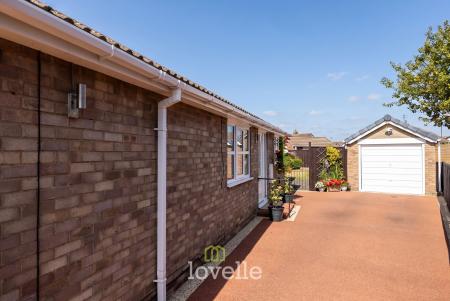 3 bedroom Detached house for sale in Mayfair Court, Cleethorpes, DN35