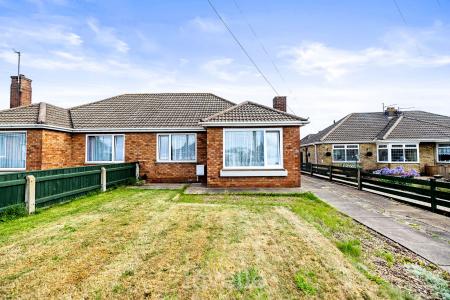 2 bedroom Semi-detached bungalow for sale in Philip Grove, Cleethorpes, DN35
