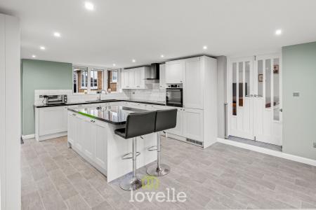 4 bedroom Detached house for sale in Pearson Road, Cleethorpes, DN35