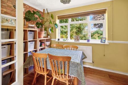3 bedroom Semi-detached house for sale in Davenport Drive, Cleethorpes, DN35