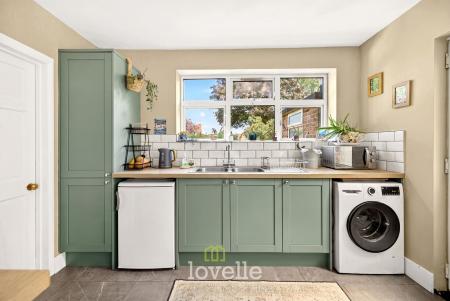 3 bedroom Semi-detached house for sale in Davenport Drive, Cleethorpes, DN35