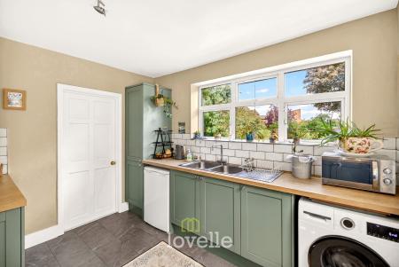 3 bedroom Semi-detached house for sale in Davenport Drive, Cleethorpes, DN35
