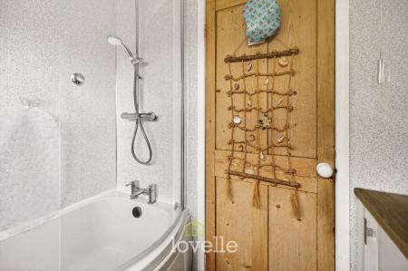 3 bedroom Semi-detached house for sale in Davenport Drive, Cleethorpes, DN35