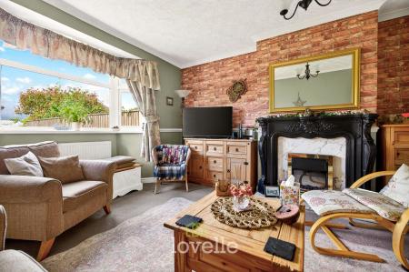 3 bedroom Semi-detached house for sale in Davenport Drive, Cleethorpes, DN35