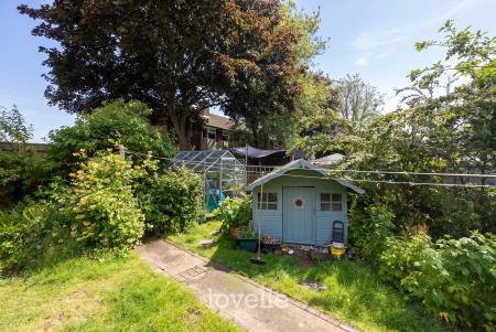 3 bedroom Semi-detached house for sale in Davenport Drive, Cleethorpes, DN35