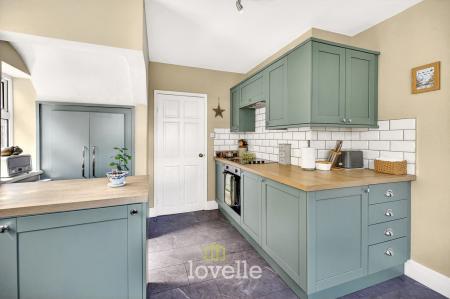 3 bedroom Semi-detached house for sale in Davenport Drive, Cleethorpes, DN35