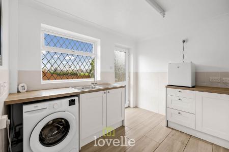 2 bedroom Detached bungalow for sale in Queen Elizabeth Road, Humberston, DN36