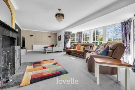 5 bedroom Detached house for sale in Church Lane, Marshchapel, DN36