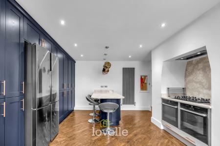 5 bedroom Detached house for sale in Church Lane, Marshchapel, DN36