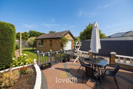 3 bedroom Semi-detached bungalow for sale in Swaby Drive, Cleethorpes, DN35