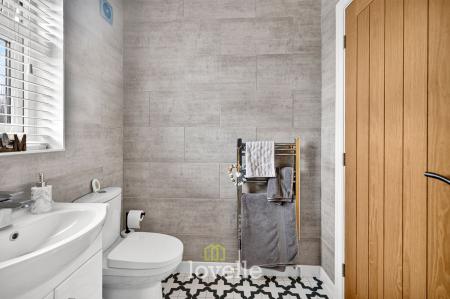 3 bedroom Detached house for sale in Arden Village, Cleethorpes, DN35