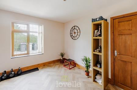 4 bedroom Detached bungalow for sale in Duckthorpe Lane, Marshchapel, DN36