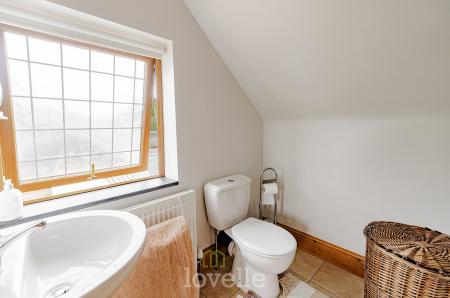 4 bedroom Detached bungalow for sale in Duckthorpe Lane, Marshchapel, DN36