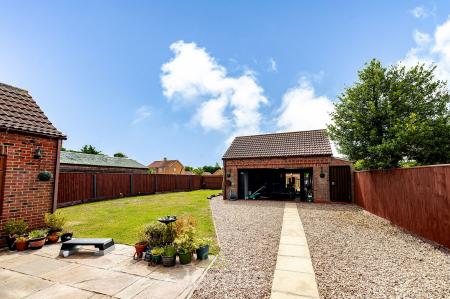 4 bedroom Detached bungalow for sale in Duckthorpe Lane, Marshchapel, DN36