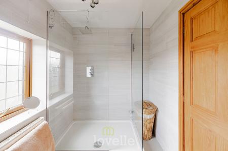 4 bedroom Detached bungalow for sale in Duckthorpe Lane, Marshchapel, DN36