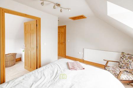 4 bedroom Detached bungalow for sale in Duckthorpe Lane, Marshchapel, DN36