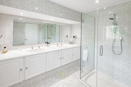 4 bedroom Detached house for sale in Cassbrook Drive, Fulstow, LN11