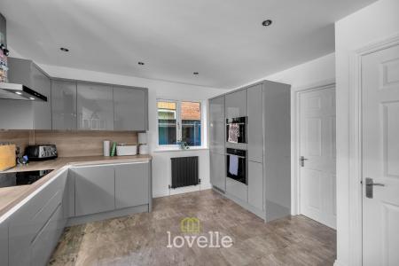 4 bedroom Detached house for sale in St. Johns Gate, Tetney, DN36