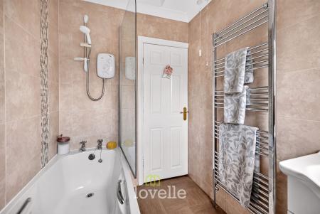 3 bedroom Terraced House for sale in Campden Crescent, Cleethorpes, DN35
