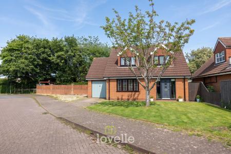 3 bedroom Detached house for sale in Northfield Close, Tetney, DN36