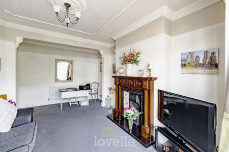 3 bedroom Semi-detached house for sale in Queens Parade, Cleethorpes, DN35