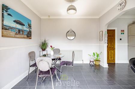 3 bedroom Semi-detached house for sale in Queens Parade, Cleethorpes, DN35