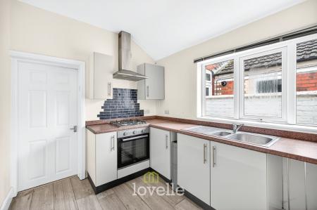 2 bedroom Terraced House for sale in Douglas Road, Cleethorpes, DN35